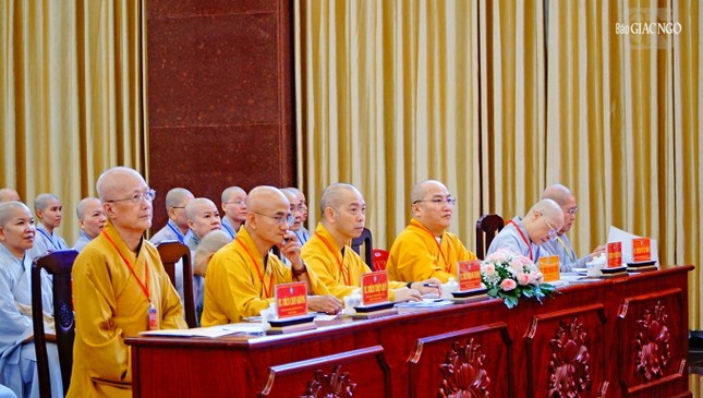 Chư tôn đức Ban Giám khảo