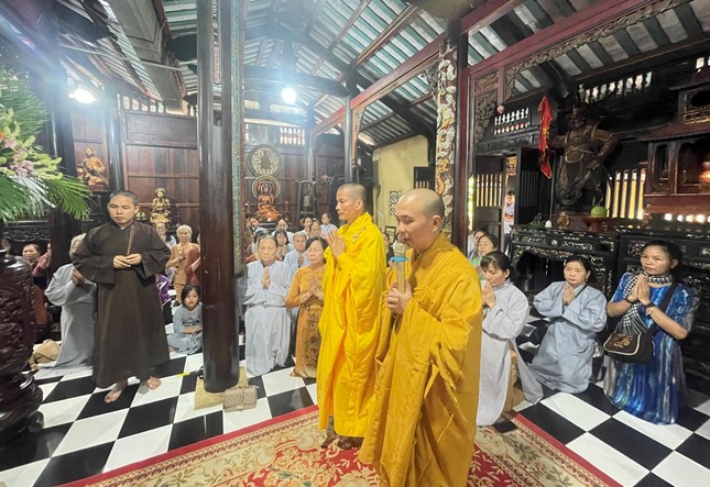 Đại đức Thích Giác Đạo tác bạch cúng dường Đại đức Thích Giác Đạo tác bạch cúng dường