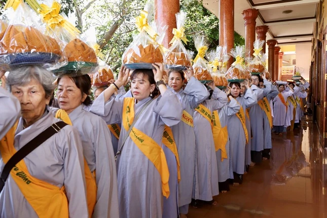 Phật tử nhiễu y