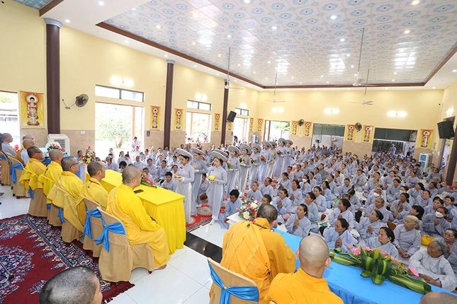 Đạo tràng mừng Đại lễ Vu lan - Báo hiếu