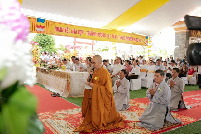 Đại đức Thích Nhuận Chương phát nguyện trước chư tôn đức Đại đức Thích Nhuận Chương phát nguyện trước chư tôn đức