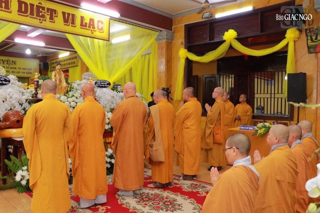 Chư tôn đức tưởng niệm Ni trưởng Thích nữ Tịnh Giới