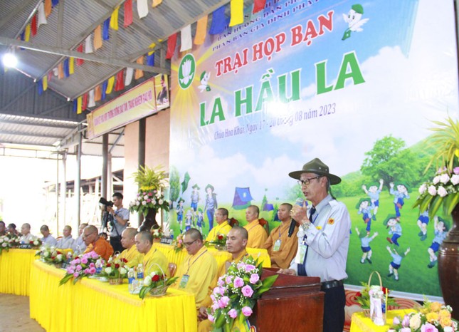 Huynh trưởng cấp Tấn Thị Vân - Lê Văn Tuyển có đôi lời với trại sinh