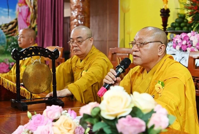 Hòa thượng Thích Gia Quang đạo từ tại lễ tạ pháp