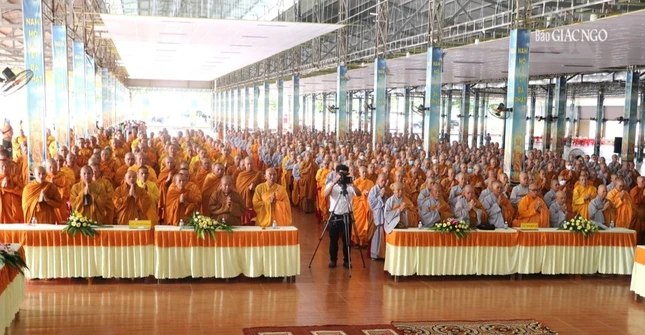 Chư hành giả Tăng Ni thuộc GHPGVN TX.Phú Mỹ Chư hành giả Tăng Ni thuộc GHPGVN TX.Phú Mỹ