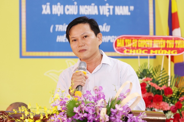 Ông Nguyễn Văn Mưng phát biểu chúc mừng tại buổi lễ