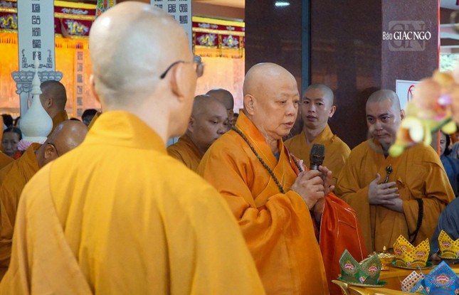 Thực hiện khóa lễ cung tiến chư hương linh