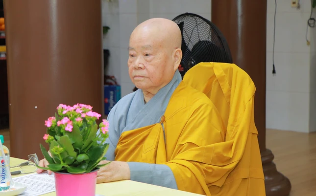 Ni trưởng Thích nữ Như Xuân ban đạo từ chứng minh Ni trưởng Thích nữ Như Xuân ban đạo từ chứng minh