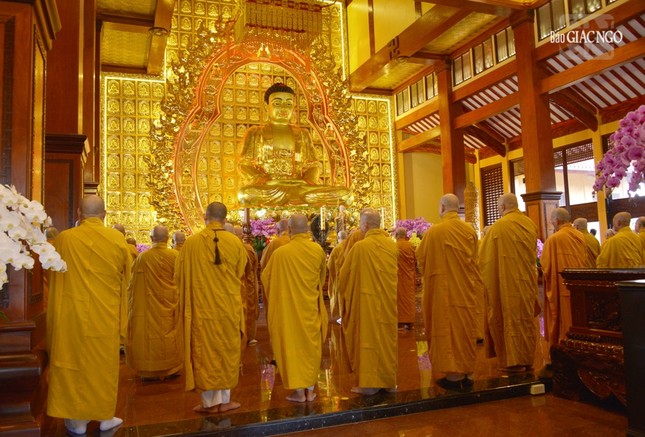 Trong ngày hoan hỷ mãn hạ của chư Tăng