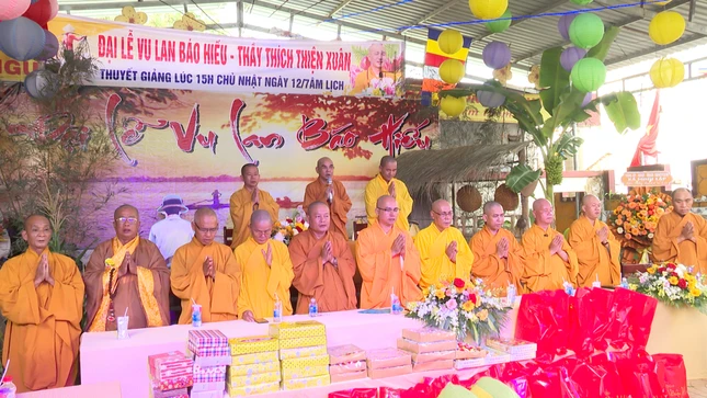 Chư tôn đức chứng minh, tham dự