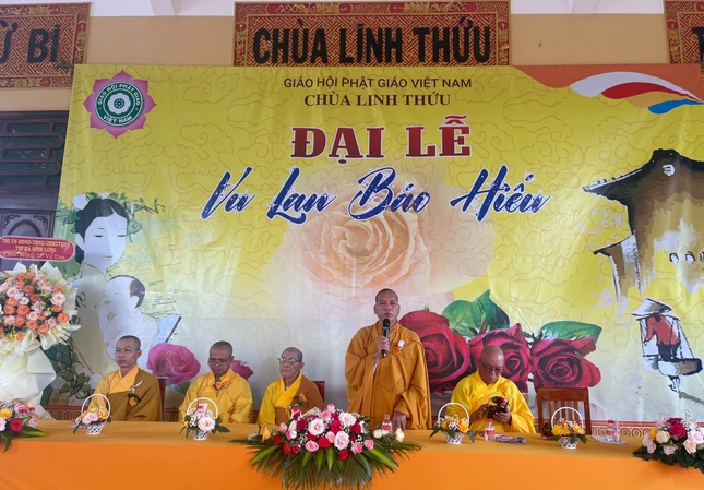 Thượng toạ Thích Chơn Lý đạo từ tại buổi lễ