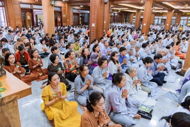 Phật tử đạo tràng Sắc tứ Khải Đoan tham dự Đại lễ Vu lan