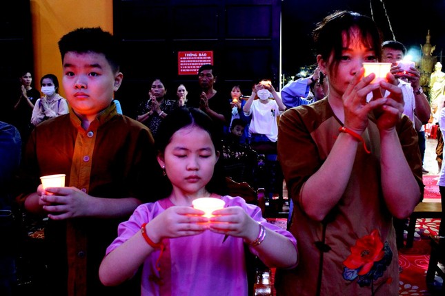 Cầu nguyện trong tiết tháng Bảy - Vu lan