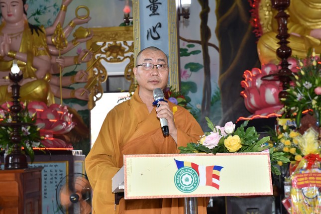 Đại đức Thích Pháp Quang báo cáo chương trình tu học ba tháng an cư Đại đức Thích Pháp Quang báo cáo chương trình tu học ba tháng an cư