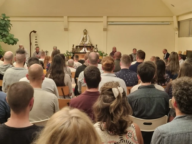 Hội trường lễ khai giảng