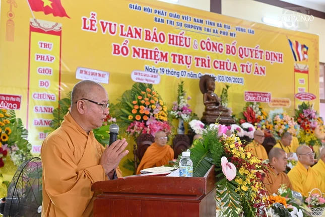 Thượng tọa Thích Trí Định công bố quyết định bổ nhiệm