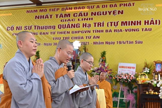Sư cô tân trụ trì phát nguyện nhận nhiệm vụ