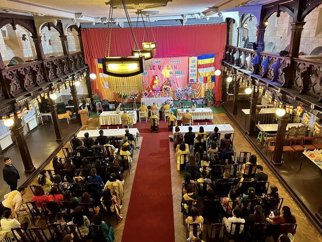 Chứng minh Đại lễ Vu lan tại chùa Trúc Lâm Chứng minh Đại lễ Vu lan tại chùa Trúc Lâm