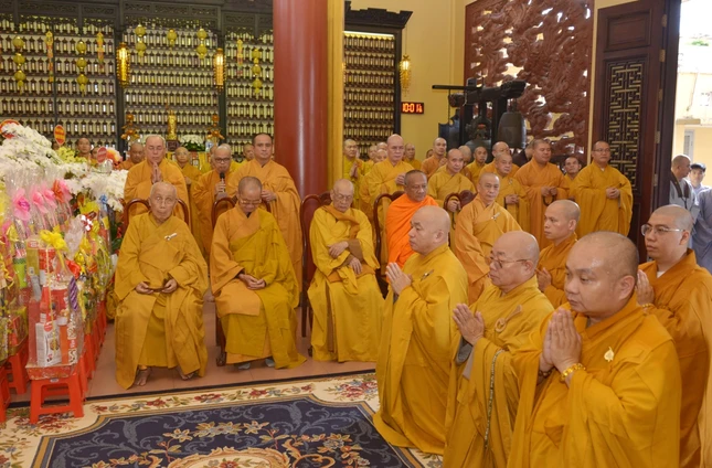 Chư tôn đức chứng minh; môn đồ pháp quyến Chư tôn đức chứng minh; môn đồ pháp quyến