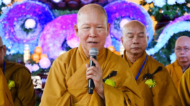 Hòa thượng Thích Minh Nghĩa ban đạo từ Hòa thượng Thích Minh Nghĩa ban đạo từ