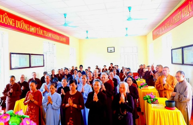 Chư Tăng Ni và Phật tử trường hạ chùa Liêu Hải