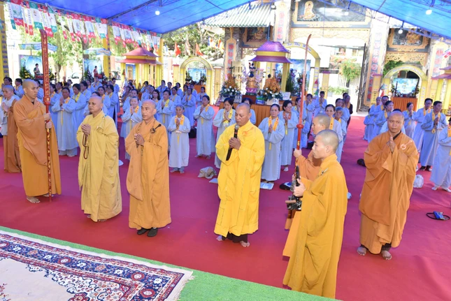 Tưởng niệm nạn nhân tử vong do tai nạn giao thông Tưởng niệm nạn nhân tử vong do tai nạn giao thông
