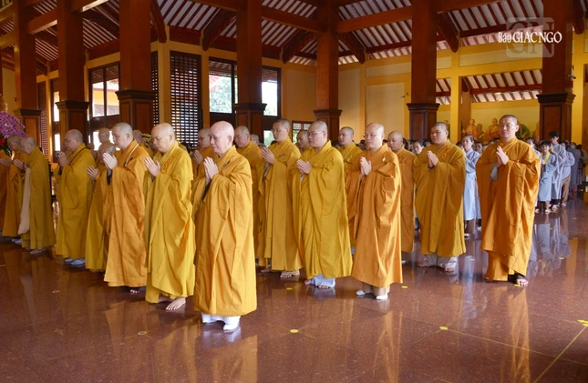 Với sự tham dự của chư tôn đức Ban Trị sự GHPGVN TP.HCM Với sự tham dự của chư tôn đức Ban Trị sự GHPGVN TP.HCM