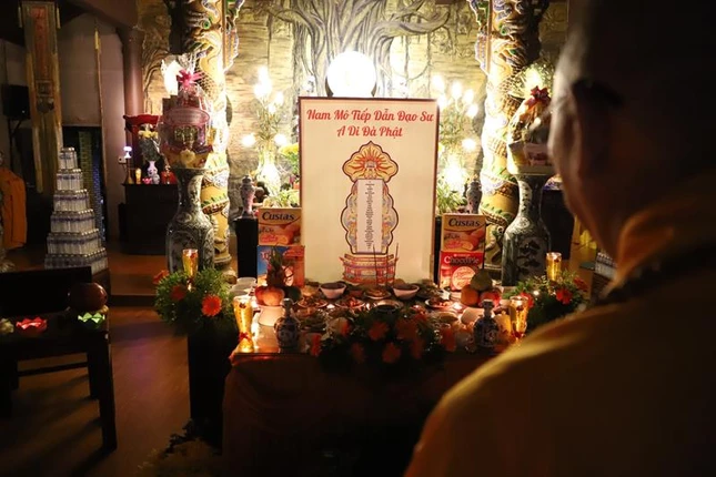 Lễ cầu siêu tại chùa Hoa Nghiêm