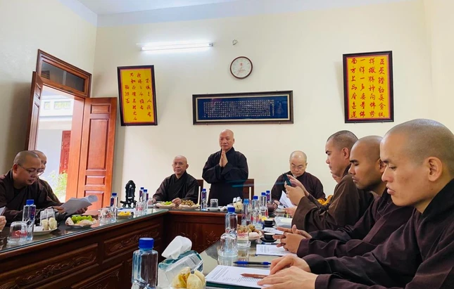 Thượng tọa Thích Chiếu Tuệ chủ trì hội nghị