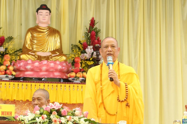 Hòa thượng Thích Phước Minh ban đạo từ