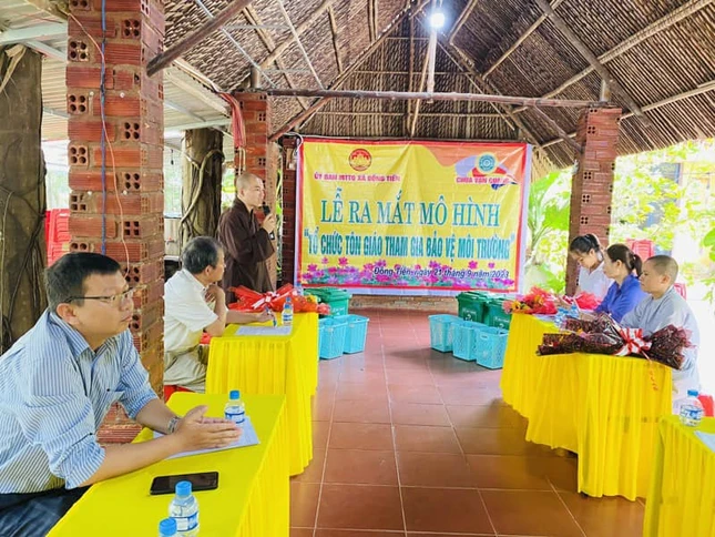 Đại đức Thích Tâm Đăng phát biểu tại buổi công nhận mô hình “Tổ chức tôn giáo tham gia bảo vệ môi trường”