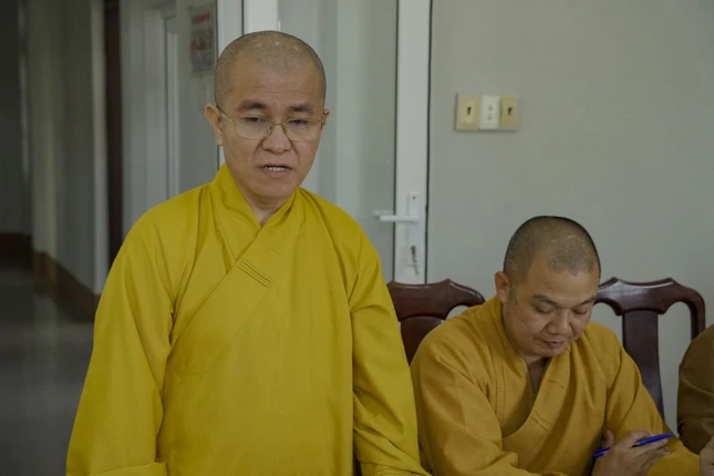 Thượng tọa Thích Quảng Hiền thay mặt chư tôn đức Ban Thường trực Ban Trị sự có lời cảm ơn đến lãnh đạo các cấp chính quyền