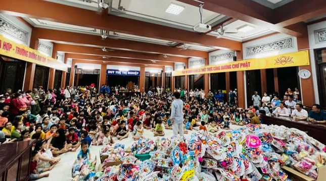 Tết Trung thu tại chùa Tỉnh Hội