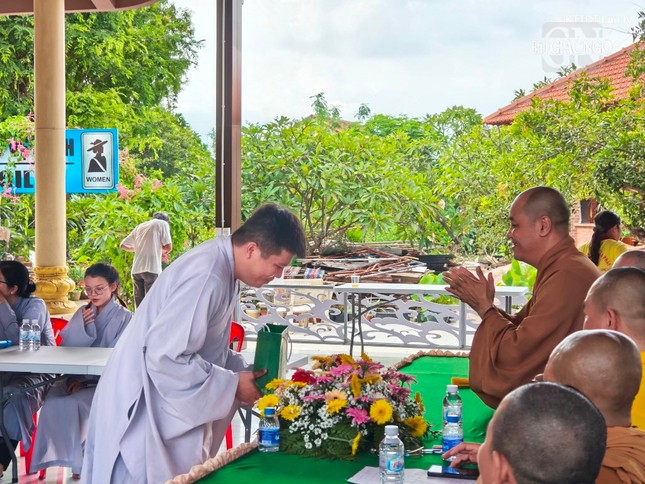 Trao phần thưởng