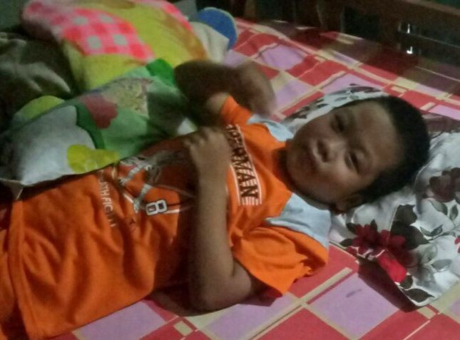 Cháu Võ Hoàng Diện bị bệnh ung thư máu