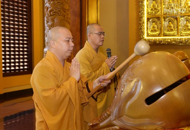 Đây là sinh hoạt đặc thù của Tăng đoàn nhằm trưởng dưỡng đạo tâm