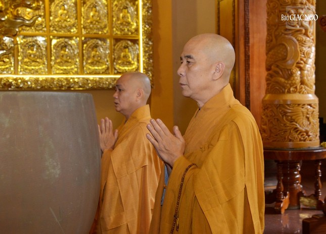 Bố-tát còn có ý nghĩa là trưởng tịnh, nuôi dưỡng phẩm chất thanh tịnh của người xuất gia