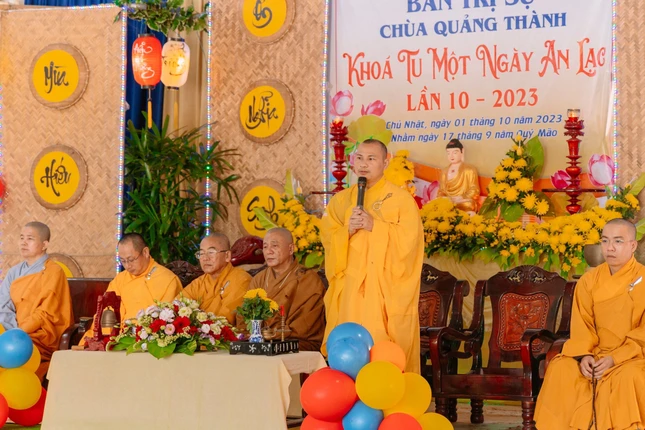 Đại đức Thích Nguyên Tú đại lao Thượng tọa Trưởng ban Trị sự huyện có lời đạo từ đến Phật tử