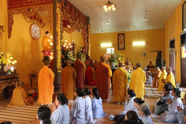 Môn đồ pháp quyến đã trang nghiêm tổ chức lễ tiên thường húy nhật Trưởng lão Hòa thượng Thích Trí Tâm