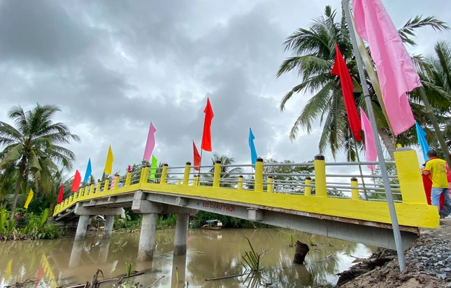 Cầu Ba Tốt - Tường Nguyên 490 tại H.Tam Bình đã hoàn thiện, bàn giao đến người dân địa phương Cầu Ba Tốt - Tường Nguyên 490 tại H.Tam Bình đã hoàn thiện, bàn giao đến người dân địa phương