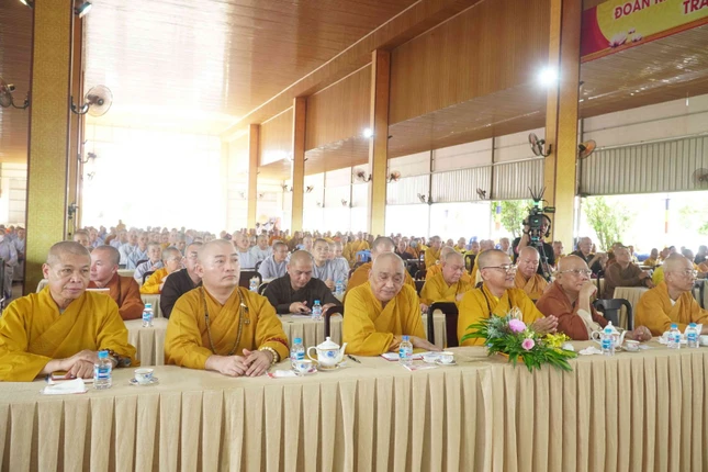 Chư tôn đức tham dự