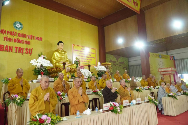 Chư tôn đức chứng minh, tham dự khóa bồi dưỡng do Ban Trị sự GHPGVN tỉnh tổ chức