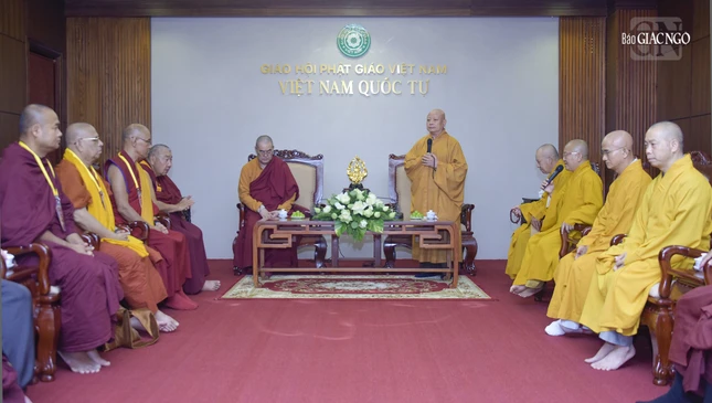 Hòa thượng giới thiệu đôi nét về ngôi chùa lịch sử Việt Nam Quốc Tự