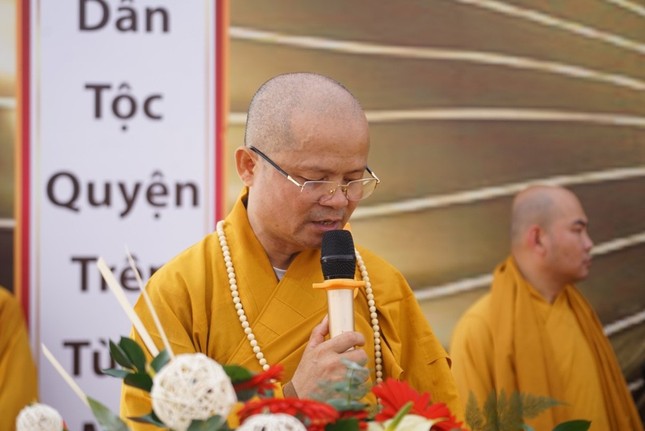 Thượng tọa Thích Vĩnh Tường phát biểu khai mạc