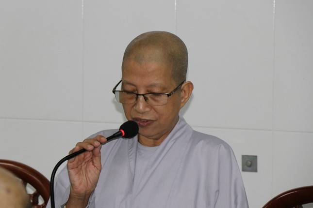 Ni sư Thích nữ Như Nguyệt, Trưởng ban Kinh tế - Tài chính trình kế hoạch tiệc buffet chay gây quỹ