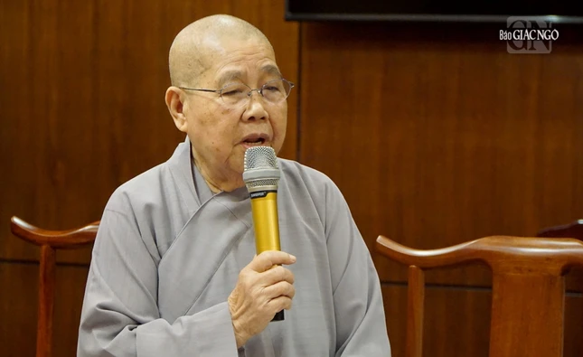 Ni trưởng Thích nữ Từ Nhẫn phát biểu khai mạc