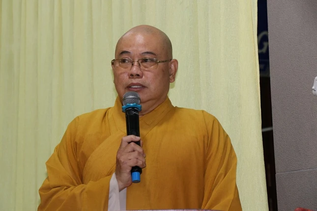 Thượng tọa Thích Trung San, Trưởng ban Giáo dục Phật giáo tỉnh, Hiệu trưởng Trường Trung cấp Phật học tỉnh phát biểu chào mừng