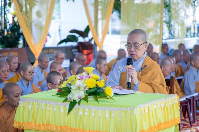 Ni trưởng Thích nữ Như Dung trùng tuyên giới Tỳ-kheo-ni và Bồ-tát