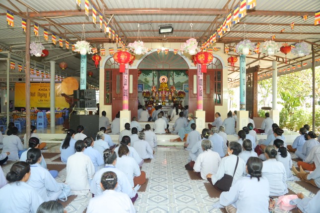 250 tu sinh tham gia "Một ngày an lạc"