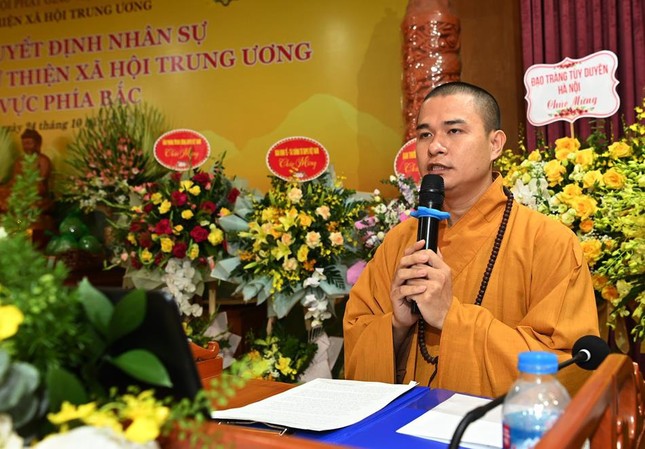 Đại đức Thích Nguyên Phước, Phó Chánh Văn phòng Ban Từ thiện xã hội T.Ư phía Bắc đại diện phát biểu nhận nhiệm vụ Đại đức Thích Nguyên Phước, Phó Chánh Văn phòng Ban Từ thiện xã hội T.Ư phía Bắc đại diện phát biểu nhận nhiệm vụ